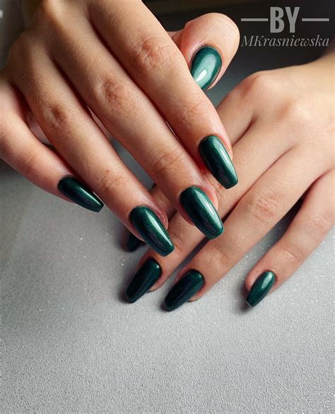 Christmas Coffin Nails: The One Trend That Actually Flatters Everyone