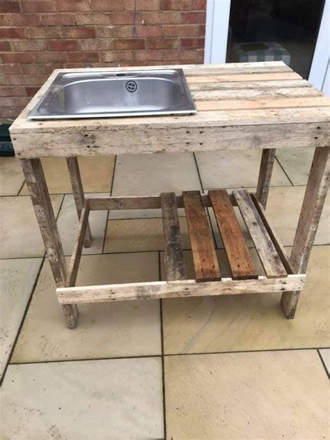 Rustic Outdoor Sink Made from Wooden Pallets