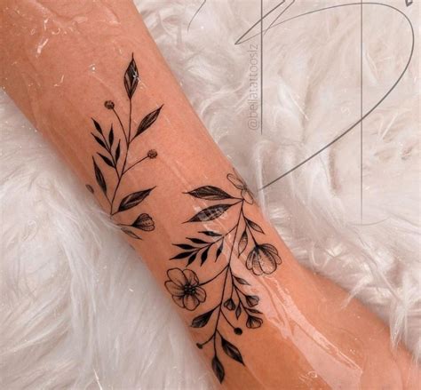 Tattoo Feminina Antebraço