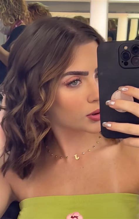 Jade Picon passa a manhã do aniversário de 21 anos em gravação para