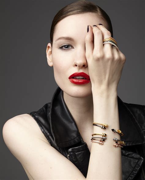 SARAH CHLOE MIRA SPIKE BANGLE