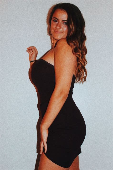 Isabella Lauren 08/17/2022 • CelebMafia