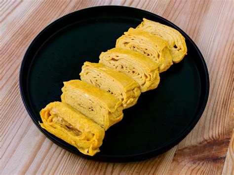tamagoyaki japanese rolled omelette