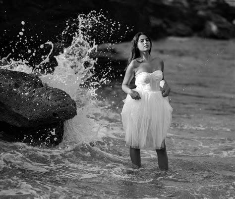 Dressed+And+Undressed+Women Photos, Download The BEST Free Dressed+And