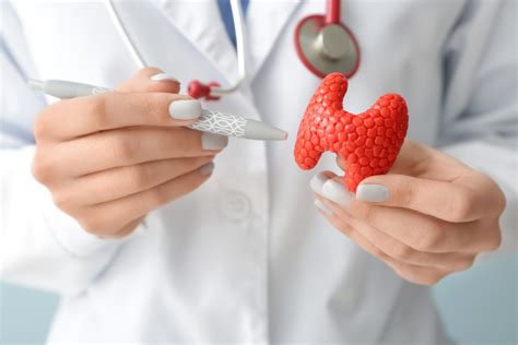 subtle thyroid cancer symptoms    ignore healthy reads