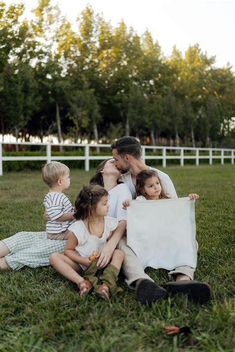 Naked+Girls+Squatting Photos, Download The BEST Free Naked+Girls