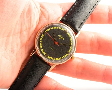 Soviet vintage wristwatch LUCH – SovietWatchStore.com
