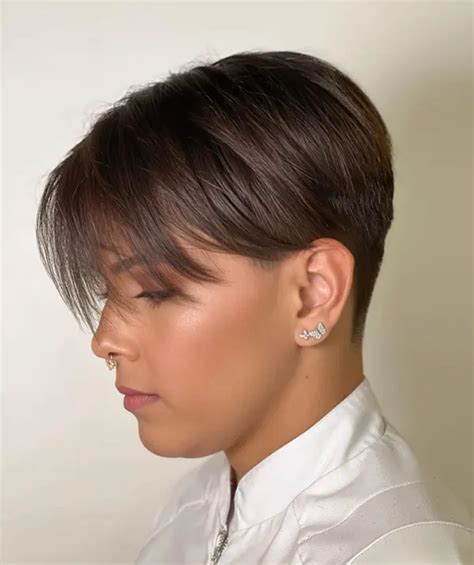 Pixie Cut Com Franja Lateral - 20 Ideias de Corte Pixie Cut com Franja Tendência Verão 2025