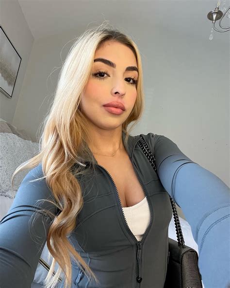 Liz C (@fw.liz) • Instagram photos and videos