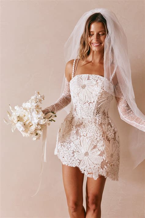 Chantilly Gloves | Lace Gloves – Grace Loves Lace US