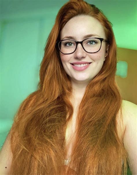 How do I look with glasses on? : r/SFWRedheads