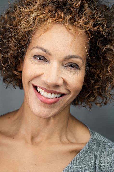 Resi Harris | Elliott Brown