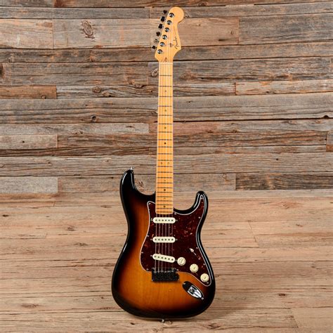 fender american deluxe stratocaster  tone sunburst  chicago