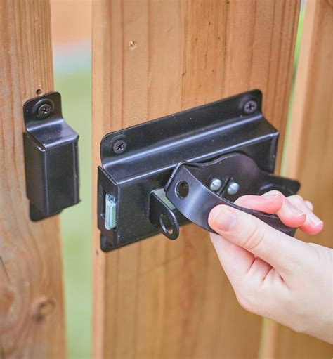 Gate Thumb Latch & Handle - Lee Valley Tools