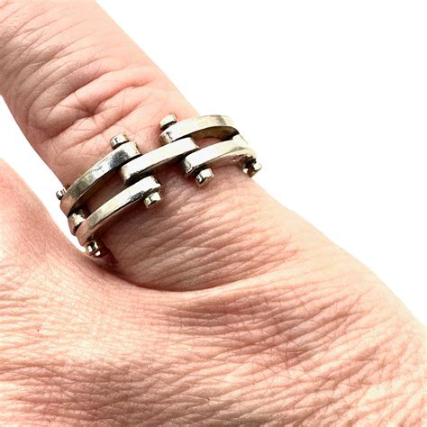 Designer Style Sterling Silver Chain Link Ring Size 7 Auction