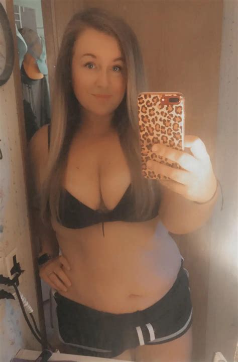 Give me your honest opinion on my body. 💋 | Scrolller