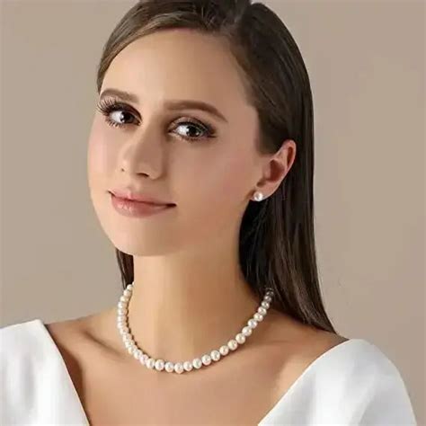 Hairdressing Jewellery: Add Sparkle to Your Salon Look | Bead Necklace ...