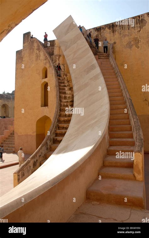 jantar mantar  worlds largest sundial jaipur jantar mantar