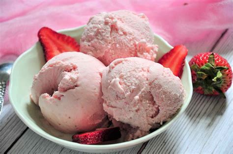 eggless strawberry ice cream recipe lumbresg