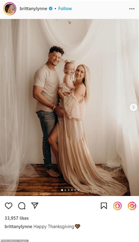 Baby Mahomes and his pregnant wife Brittany wish their fans a Happy ...