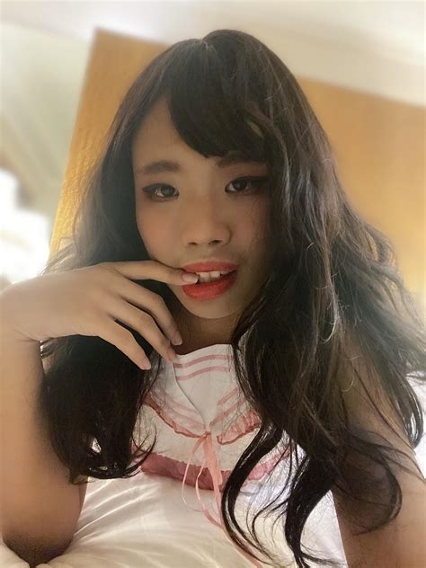 Tried to look hot, did it work? QwQ : r/Asiantraps