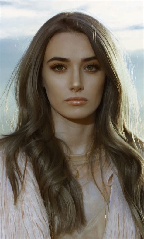 Olivia O'Brien Wallpapers (19 images) - WallpaperCat