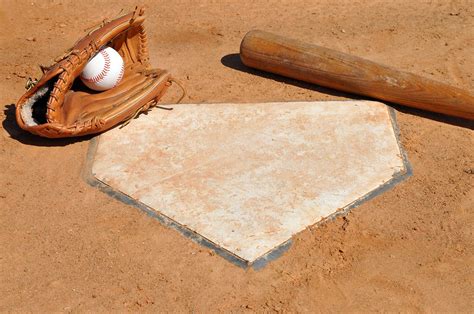 Discover: How Wide is a Baseball Home Plate? - MeasuringKnowHow