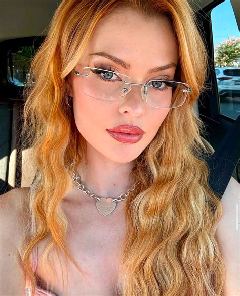 Elly Clutch Johnny Sins