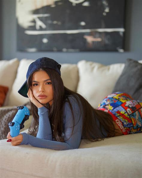 Victoria Palacio | got any games? | Instagram