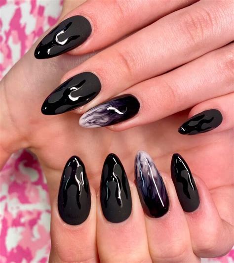 26 Chic Black Matte Nail Designs Are Both Timeless and Trendy