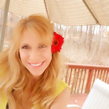 andie_at_the_beach OnlyFans - Stats, Graphs, Photos & Profile