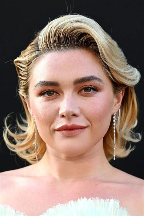 Florence Pugh - About - Entertainment.ie