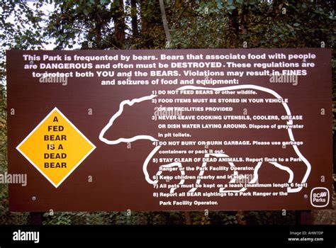 Funny Bear Warning Sign Canada - Funny PNG