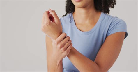 how to know if your wrist is broken 9