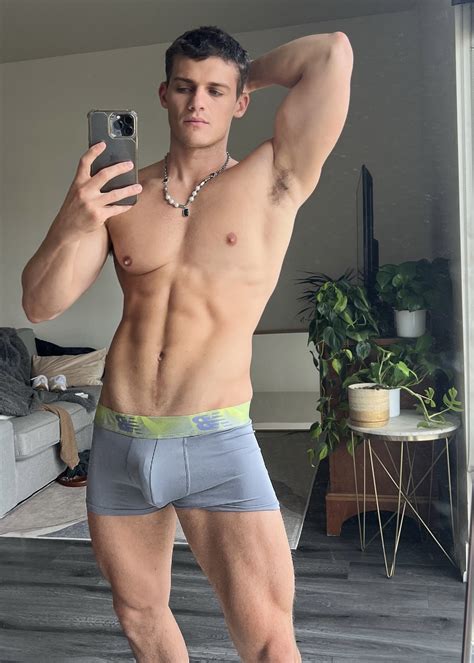 🌶 $3.60 onlyfans today, enjoy🍌 on Twitter: "@Riggsby20 Horny https://t