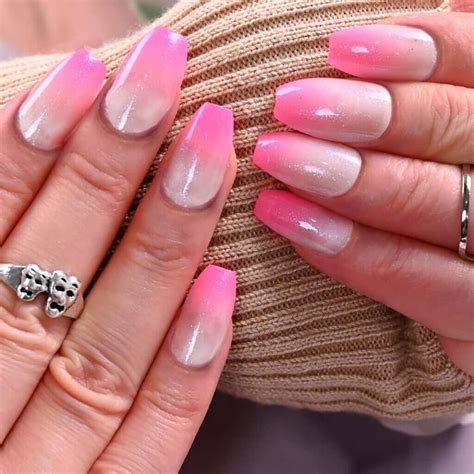 25 Gorgeous Ways to Wear Pink and White Ombre Nails