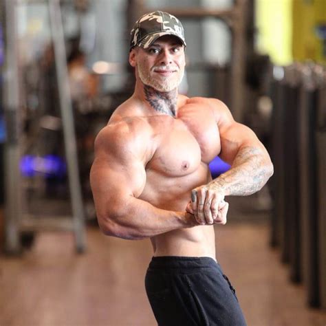 Qual O Nome Do Leo Stronda - Leo Stronda Biography 2023: Workout, Age, Weight, Height, Wife - Tikkay ...