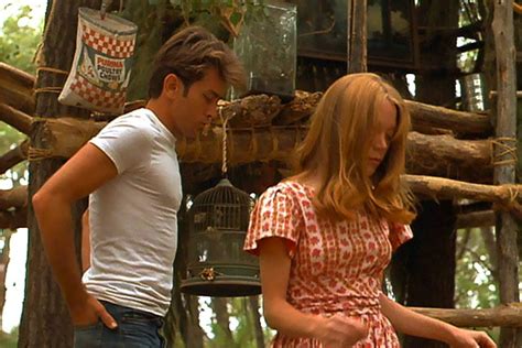 Badlands movie review & film summary (1973) | Roger Ebert