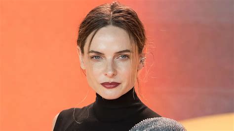 rebecca ferguson  volvera  trabajar   coprotagonista idiota