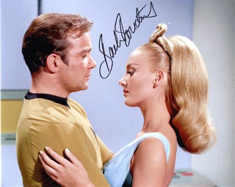 "Star Trek" Fotografia autografata da Barbara Bouchet - CharityStars