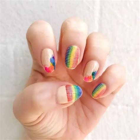 22 Extremely Colourful Nail Art Ideas for Pride – SORTRA