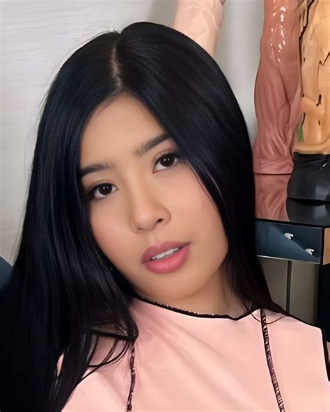 Hannah Hayek (Actor) Wiki, Age, Net Worth, Husband, Family, Videos & Photos