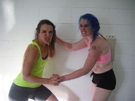 DSCF0103 – FCI WOMEN'S WRESTLING MAGAZINE