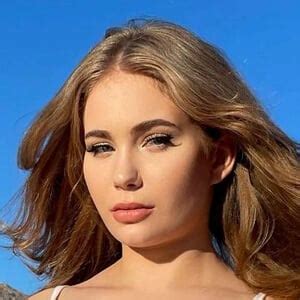 lanes age bio family famous birthdays