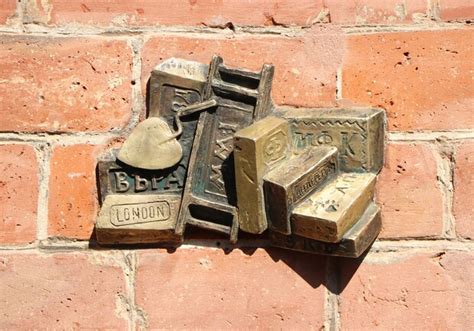 Посвящена екатеринославскому кирпичу: в Днепре появилась новая мини ...