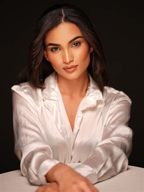 Nathalya Pedroso – Neil Jou Agency