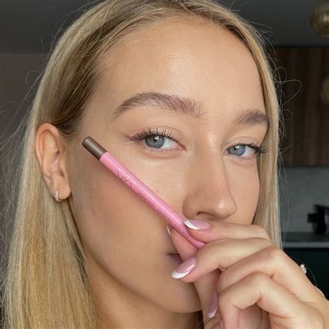 Стойкий карандаш для глаз OK BEAUTY COLOR SALUTE SLIDE & STAY в оттенке ...